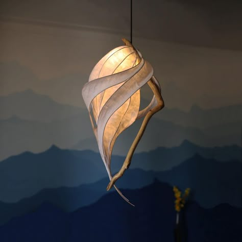 Nature Inspired Lamp, Nature Inspired Lamps, Cool Lighting Ideas, Nature Lamp, Rustic Lamp Shade, Light Sculpture Installation, Natural Lamp, Sculpture Lamp, Nature Inspired Lighting