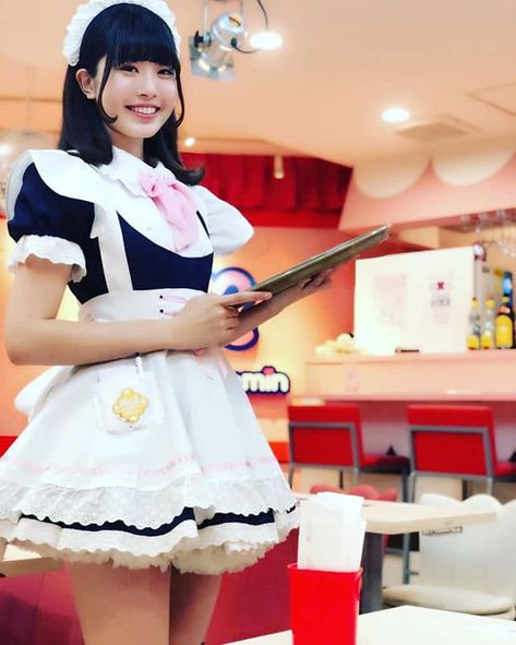 Maid Cafe Tokyo Japan Maidreamin 4 Cafe Japan, Maid Cafe, Maid Cosplay, Maid Outfit, Model Inspo, Cute Costumes, Maid Dress, Girls Rock, Kawaii Girl