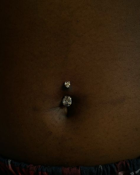 Bellybutton piercing by us 💋 #PiercingVibes #ExpressYourself #PiercingGoals #PiercingPerfection #bellybuttonpiercing #piercing #bodypiercing #PiercingArt #BodyModification #PiercingStudio #PiercingLife #TattooAndPiercing #abuja #InstaPiercing #PiercingAddict #bellybuttonpiercing #navelpiercing #PiercingLovers #FashionPiercing#PiercingCommunity #AbujaPiercing #AbujaStyle #AbujaFashion #AbujaTrends #AbujaTattoo #AbujaBeauty #baze #bazeuniversity #explore #explorepage Belly Piercing Black Women, Piercing Black Women, Piercings For Girls, Body Modification, Black Person, Navel Piercing, Belly Piercing, Black People, Vision Board