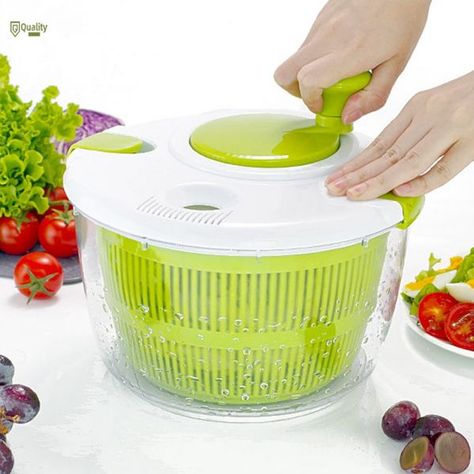 Salad Greens, Basket Kitchen, Salad Spinner, Leafy Vegetables, Vegetable Salad, Calorie Counting, Salad Ingredients, Green Salad, Glass Containers