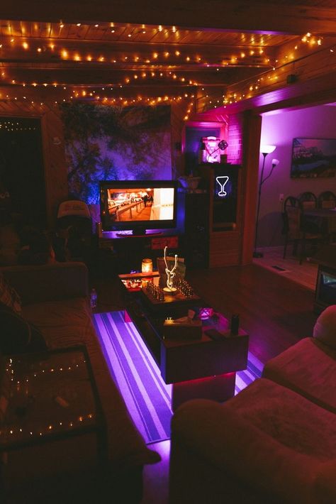 Hangout Room Ideas, Vibe Rooms, Vibe Bedroom, Hangout Room, Halloween Bedroom, Hippy Room, First Apartment Decorating, Chill Room, Neon Room