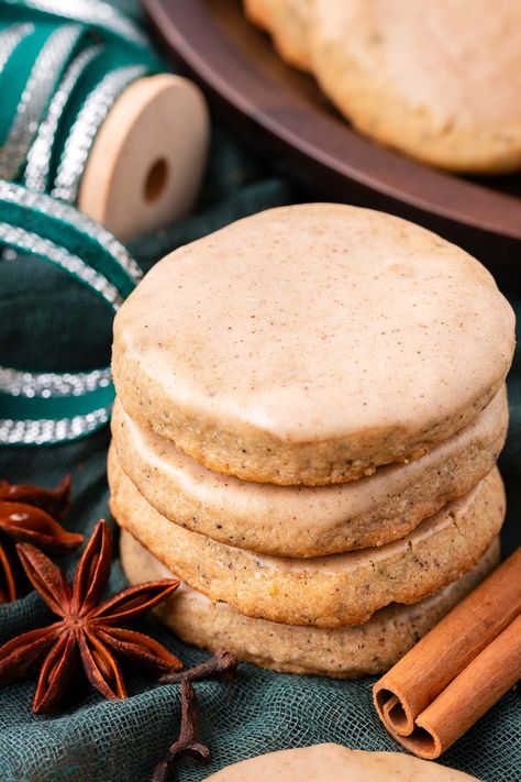 Vanilla Chai Buttercream, No Vanilla Extract Cookies, Asian Inspired Cookies, Cardomom Recipes Cookies, Chai Baking, Teabag Cookies, Chai Tea Cookies, Chai Shortbread, Chai Cookie