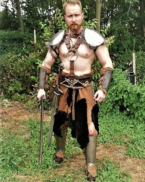 Larp Barbarian, Barbarian Costume, Larp Ideas, Larp, Costume Ideas, Samurai Gear, Elf, Portal, Beauty