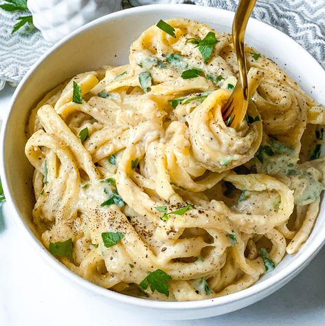 Gluten Free Vegan Pasta, Cashew Alfredo, Vegan Pasta Sauce, Cream Cheese Pasta, Cauliflower Alfredo, Vegan Alfredo, Vegan Mushroom, Creamy Cauliflower, Vegan Cauliflower