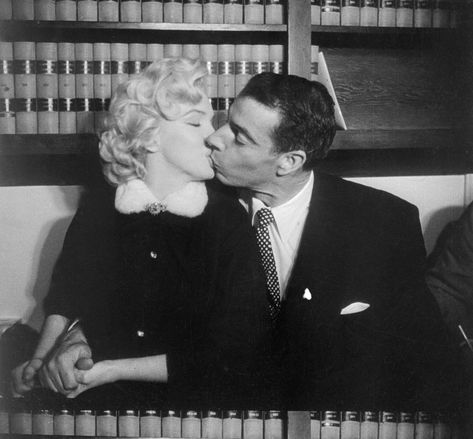 Images From Marilyn Monroe's Marriages - Pictures Documenting Marilyn Monroe's Marriages Marilyn Monroe Marriages, Marilyn Monroe Joe Dimaggio, Celebrity Wedding Photos, Civil Marriage, Port Area, Arthur Miller, Norma Jean Baker, Joe Dimaggio, Candle In The Wind