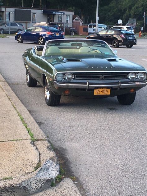 Dark Green Sports Car, Dodge Challenger Vintage, Dark Green Vintage Car, Dodge Challenger Convertible, Green Muscle Car, Dark Green Car Interior, Dark Green Car Aesthetic, Dark Green Car, Challenger Convertible