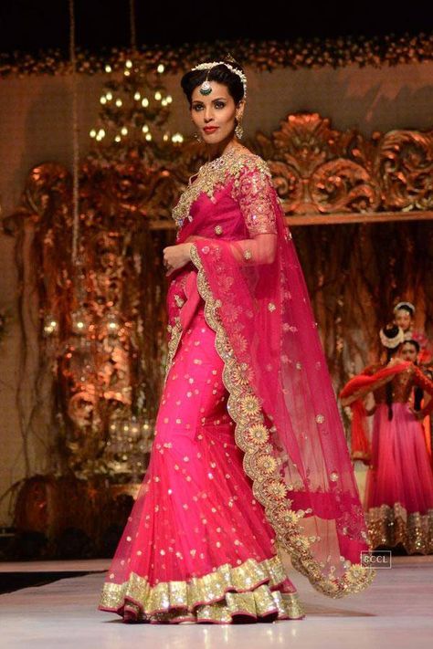 Renaissance’s Wedding Fair: Vikram Phadnis Vikram Phadnis, Bridal Lehenga Online, Indian Fashion Jewellery, Punjabi Outfits, Wedding Fair, Designer Lehenga, Elegant Saree, Designer Lehenga Choli, Stylish Sarees