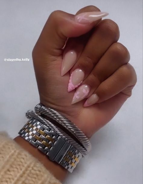 Stilettos Nails Short, Staleto Nails Short, Short French Stiletto Nails, Pointy Acrylic Nails Designs, Stellitoes Nails Short, Cute Short Stiletto Nails, Dope Nail Designs Stilettos, Short Stiletto Nail Designs, Nail Ideas Stiletto Short