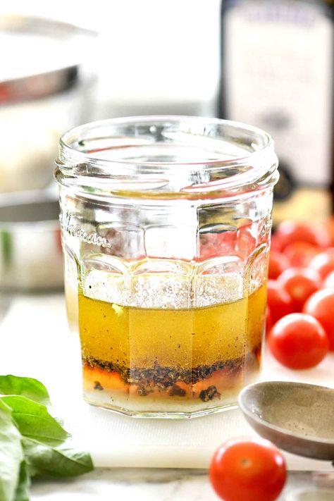 How to Make Balsamic Vinaigrette | foodiecrush.com Noodles Crockpot, Healthy Vinaigrette, Balsamic Vinaigrette Recipe, Mosaic Kitchen, Caprese Salad Recipe, Caprese Pasta Salad, Balsamic Vinaigrette Dressing, Easy Salad Dressing, Caprese Pasta