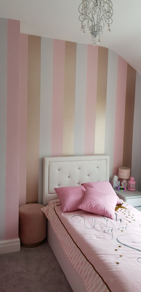 Pink And Gold Striped Wall, Pink And White Striped Walls, Striped Bedroom Walls, Baby Room Design Ideas, Stripes Wall Paint, Striped Walls Bedroom, Striped Walls Horizontal, Gold Striped Walls, Kids Accent Wall