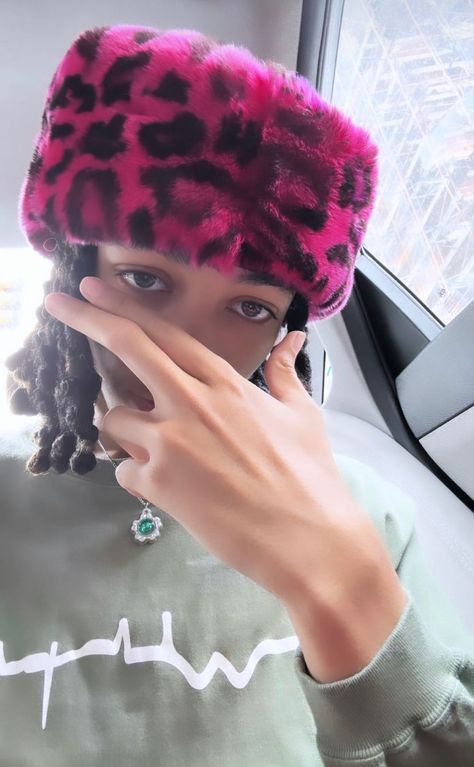 Underground Rappers, Beanie Outfit, Dreadlock Hairstyles For Men, Rapper Art, Rawr Xd, Boys Fits, Graphic Design Photoshop, Rap Aesthetic, Dreadlock Hairstyles