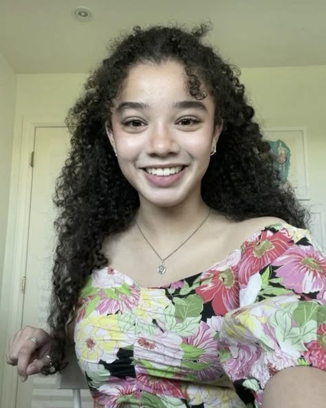 Mixed Race Face Claim, Mixed Girl Faceclaims, Curly Hairstyles Aestethic, Mixed Face Claims, At Home Date Night Dinner, Mixed Girl Aesthetic, Blasian Woman, Hair Date Night, 3b Natural Hair