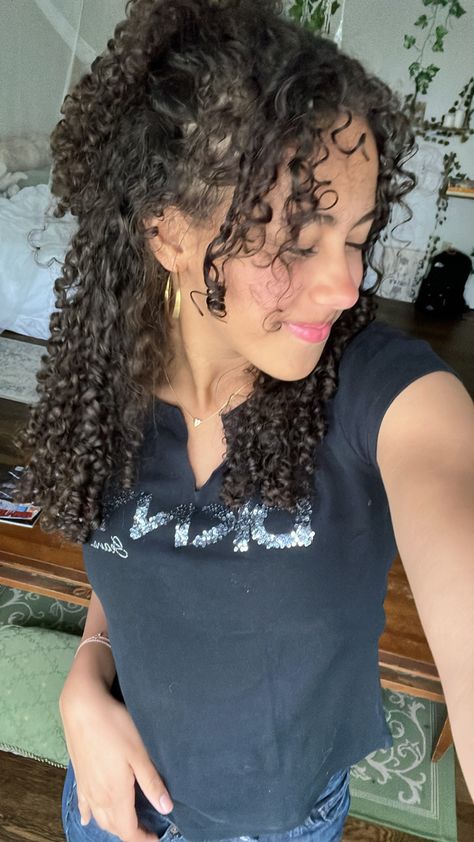 Girly Curly Hairstyles, Curly Hair Styles Half Up Half Down, Mixed Girl With Curly Hair, Shoulder Length Curly Hairstyles Black, 3c Curly Hair Styles, Hair Inspo For Curly Hair, Curly Hairstyles Messy, Mixed Curly Hair Girl, 3b Curly Hair Styles