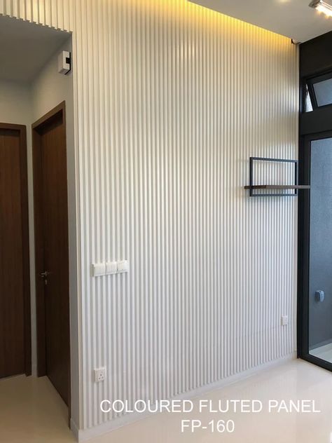 white slat wall panel design | Gallery White Fluted Wall Panel, White Fluted Panel, Wood Home Decor Ideas, Feature Wall Cladding, Fluted Wall Panel, Wall Cladding Interior, Fluted Panel, Fluted Wall, White Wall Paneling