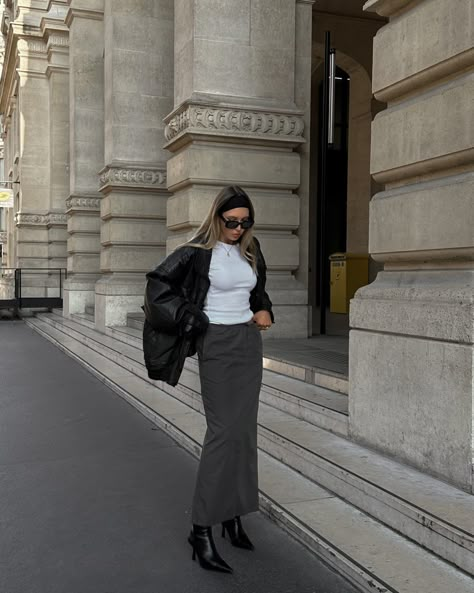 Grey Maxi Skirt Outfit, Winter Maxi Skirt Outfit, Gray Skirt Outfit, Normcore Outfits, Long Grey Skirt, Cargo Skirt Outfit, Maxi Skirt Winter, Skirt Outfits Aesthetic, Grey Maxi Skirts