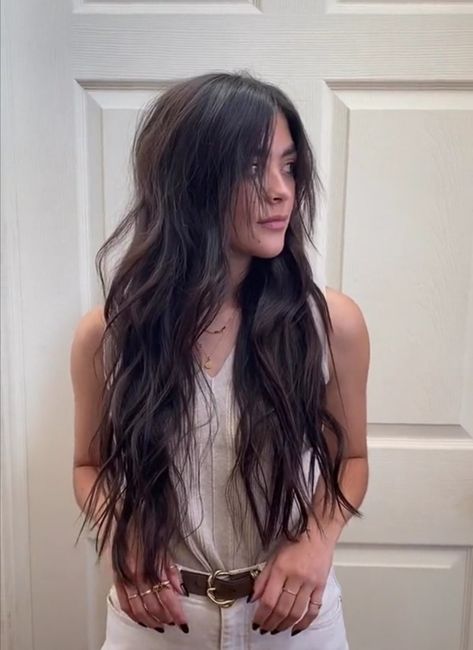 Very Long Shaggy Hair, Edgy Haircuts For Long Wavy Hair, Long Shag Haircut Thick Hair, Long Shag Unstyled, Long Hair Edgy Haircut, Long Thick Shag Haircut, Waist Length Shag Haircut, Long Hair Shag Curtain Bangs, Long Hair With Chunky Layers