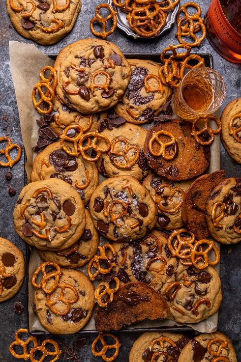 Peanut Butter Chocolate Pretzels, Pretzel Cookie Recipes, Boneless Cookies, Bourbon Cookies Recipe, Chocolate Chip Pretzel Cookies, Chocolate Pretzel Cookies, Pretzel Chocolate Chip Cookies, Whiskey Cookies, Peanut Butter Pretzel Cookies