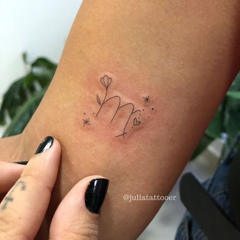 Constellation Finger Tattoo, Virgo Constellation Tattoo, Virgo Constellation, Finger Tats, Virgo Tattoo, Constellation Tattoo, Muster Tattoos, Art Design Ideas, Petite Tattoos