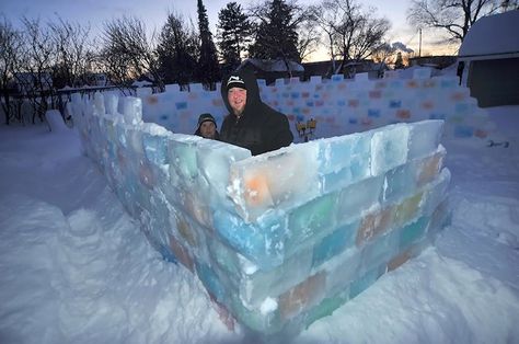 Man Builds Colorful Ice Fort in Subzero Temperatures - My Modern Metropolis Ice Fort, Igloo Building, Cool Forts, Snow Fort, Flavored Ice, Modern Metropolis, Snow Art, Snow Fun, Ice Sculptures