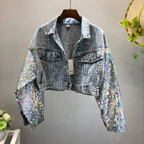 Jackets Fashion Design, Denim Long Jacket, Traje Cowgirl, Punk Style Women, Jean Diy, Ropa Upcycling, Glitter Jacket, Female Clothes Outfits, Diy Denim Jacket