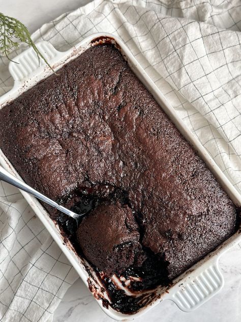 Hot Fudge Pudding, Fudge Pudding, Hot Fudge Cake, Chocolate Cobbler, Fudge Chocolate, Chocolate Pudding Cake, Lava Cake Recipes, Molten Lava Cakes, Chocolate Lava Cake