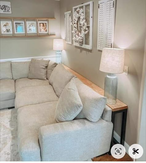 Palette Patio, Balcon Mic, Interior Palette, Table Behind Couch, Diy Living Room Furniture, Grey Couch Living Room, Southern House, Pallet Couch, Grey Couch