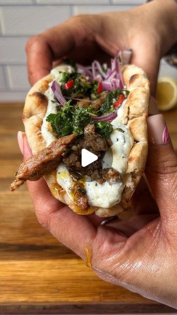 Lamb Flatbread Recipes, Lamb Seasoning, Lamb Gyro Recipe, Lamb Sandwich, Curly Parsley, Chicken Doner, Lamb Gyros, Lamb Steaks, Gyro Recipe