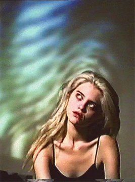 Sky Ferreira Lost In My Bedroom, Sky Ferreira Tumblr, Scad Aesthetic, Sky Ferreira Aesthetic, Sky Ferreira Hair, Tumblr Grunge Aesthetic, Hair Gif, Sky Ferreira, Manic Pixie Dream Girl