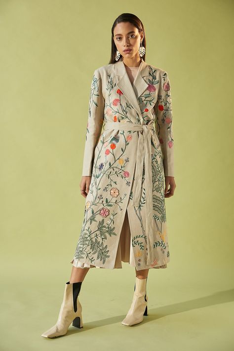 Shop for Betrue Beige Linen Retro Floral Embroidered Trench Coat for Women Online at Aza Fashions White Party Outfit, Pattern Outfits, Floral Coat, Denim Embroidery, Denim Trench Coat, Coord Set, Double Breasted Trench Coat, Blue Tulle, Online Business Ideas