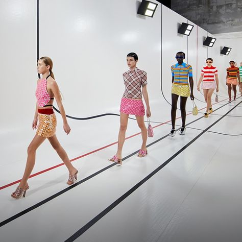 miu miu runway Miu Miu Runway, Women Gathering, Miuccia Prada, Straight Trousers, Vintage Branding, Runway Collection, Working Woman, Retail Design, Runway Fashion