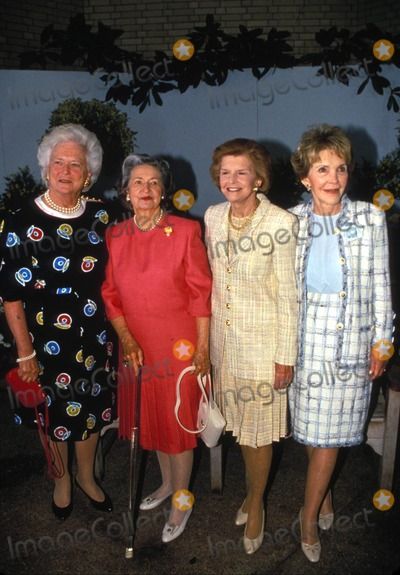 First Ladies Gerald Ford, Us First Lady, Presidents Wives, American First Ladies, Laura Bush, Bush Family, Betty Ford, Nancy Reagan, Barbara Bush