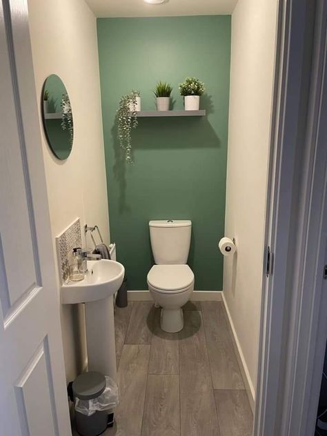 Simple Toilet, Small Toilet Design, Small Downstairs Toilet, Cloakroom Toilet, Toilet Room Decor, Small Toilet Room, Downstairs Toilet, Toilet Room, Small Toilet