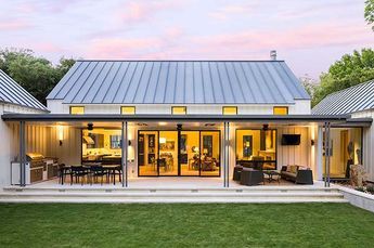 Extraordinary modern farmhouse in rural Texas by Olsen Studios Texas Modern Farmhouse, Walk Ideas, Modern Farmhouse Floorplan, Desert Hills, Tree Project, Farmhouse Exterior Design, Farmhouse Floor Plans, Wishing Tree, Modern Farmhouse Design