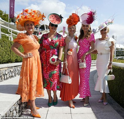 Photos showed some adorned in entirely floral themed outfits and other women in bright pin... Ladies Day At The Races Outfit, Cosmic Carnival, Derby Outfits For Women, Horse Racing Fashion, Ladies Day Outfits, Unique Fascinators, Funky Heels, Thanksgiving Hat, Race Outfit