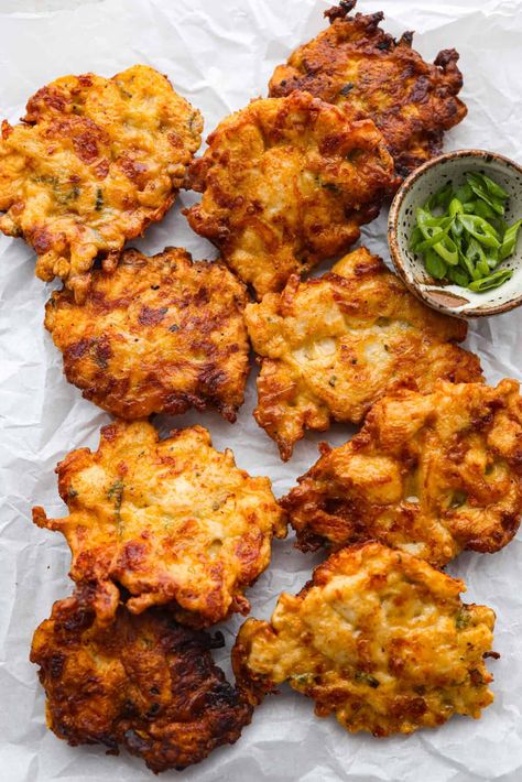 Chicken Fritters With Ground Chicken, Crispy Chicken Fritters, Chicken Fritter, Cheesy Chicken Fritters, Chicken Fritters Recipe, Chicken Fritters, Fried Chicken Cutlets, Chicken Cake, Chicken Chunks