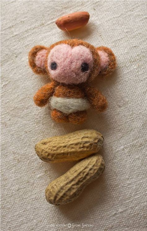 Needle Felt Monkey, Needle Felted Monkey, Felted Monkey, Felt Monkey, Felting Diy, Needle Felting Diy, Needle Crafts, Felt Baby, Baby Monkey