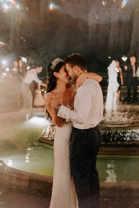 First Dance Aesthetic Wedding, Wedding Photo First Dance, First Dance Picture Wedding, Wedding Photography First Dance, Wedding Party Dancing, Graydon Hall Manor Wedding, First Dance Wedding Photos, Sparkler First Dance, Boho Wedding Outfit