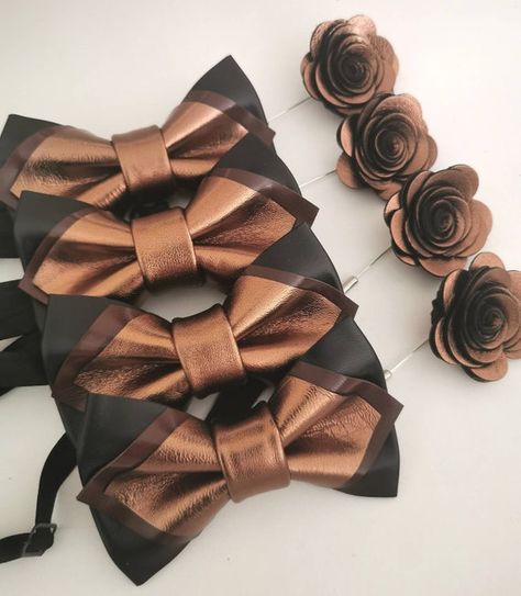 Check out this item in my Etsy shop https://www.etsy.com/listing/1199519412/mens-copper-bow-tie-tuxedo-set-bronze Black Copper And Champagne Wedding, Black And Bronze Wedding, Bronze Wedding Decor, Black Copper Wedding, Copper And Black Wedding, Bronze Wedding Decorations, Shades Of Brown Wedding Theme, Drummer Wedding, Bronze Wedding Theme