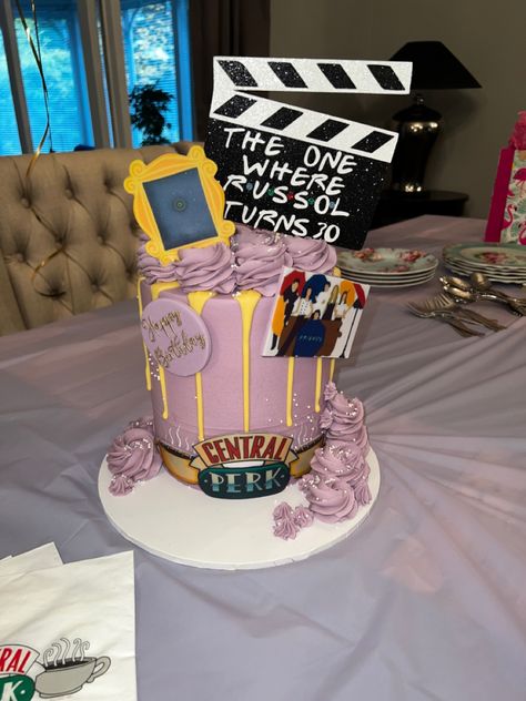 Friends tv show birthday cake for 30th birthday Friends Cake Tv Show, Cake Tv Show, Friends Tv Show Birthday, 21st Bday Cake, 30th Cake, Birthday Bestie, Friends Birthday Cake, 30 Cake, Family Cake