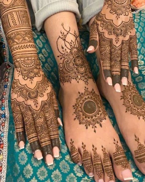 Mehndi Tutorial, Wedding Henna Designs, Indian Henna Designs, Tato Henna, Henna Tattoo Designs Hand, Modern Henna Designs, Latest Henna Designs, Bridal Henna Designs, Pretty Henna Designs