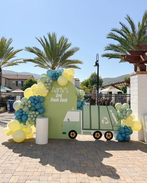 This weekend we had the most amazing time celebrating a trash bash!! I had never done this theme before but i wanted it to be cute so i opted for some pastel colors like this @tuftexballoons lemonade yellow 🤤🤤 Also our colorful chairs were PERFECT for the theme and colors 🤩🤩🤩 What do you think of this Trash Bash? Trash Bash Party, Trash Bash, Trash Truck Birthday Party Decorations, Rubbish Truck Party, Trash Truck Second Birthday, Trash Truck Cartoon Birthday Party, Colorful Chairs, Be Perfect, Pastel Colors