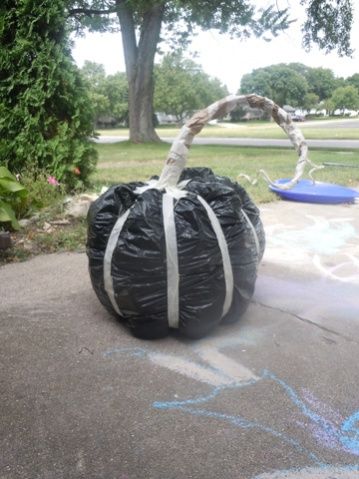 Diy Giant Jack O Lantern, Giant Halloween Decorations Diy, Diy Large Pumpkin Outdoor, Diy Large Outdoor Pumpkins, Large Pumpkin Diy, Spray Foam Pumpkin, Diy Fake Pumpkins, Diy Big Pumpkin, Diy Large Pumpkin Decoration