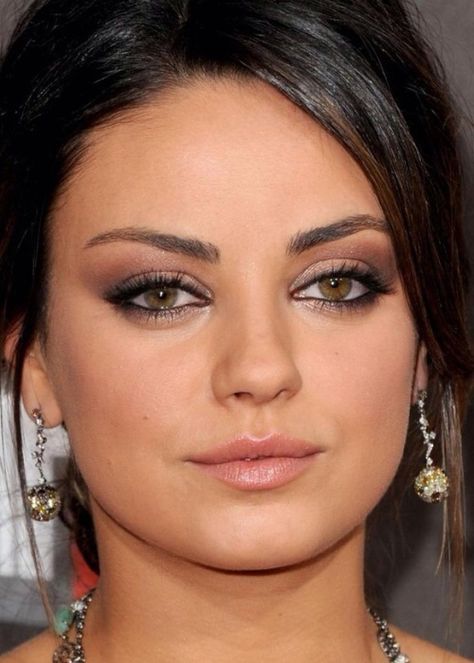 Mila Kunis makeup Hazel Eyes Makeup, Mila Kunis Makeup, Maquillage Goth, Celeb Makeup, Makeup 2016, Amazing Wedding Makeup, Beach Wedding Makeup, Hazel Eye Makeup, Wedding Makeup For Brown Eyes