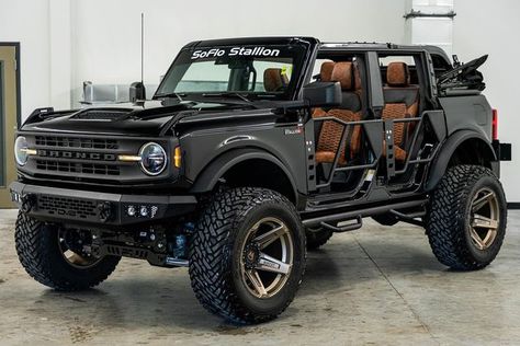 Bronco Car, Ford Super Duty Trucks, New Bronco, Car Sick, Classic Ford Broncos, Super Duty Trucks, Custom Pickup Trucks, High End Cars, Back In Black