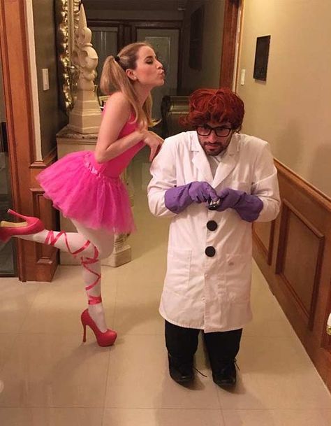 Dee Dee + Dexter (Dexter's Laboratory) Dexter's Laboratory Costume, Dexter Costume, Dexter Halloween, Dexters Laboratory, Halloween Costume Couple, Pinata Diy, Meme Costume, Dexter's Laboratory, Funny Couple Halloween Costumes