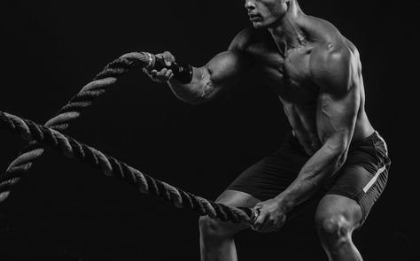 9 Battle Ropes Exercises to Build Muscular Arms - If you are looking for big triceps, bigger biceps, and the biggest pump you have ever felt, check out these battle ropes exercises to build muscular arms. Battle Rope Workout, Bodybuilding Photography, Muscular Arms, Rope Exercises, Rope Training, Gym Poster, Big Biceps, Battle Ropes, Fitness Photoshoot