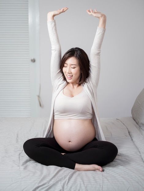 Photo beautiful asian pregnant woman is ... | Premium Photo #Freepik #photo #asian-pregnant #pregnant #pregnancy #pregnant-woman Pregnant Lady, Photo Beautiful, Pregnant Woman, Pregnant Belly, Vector Photo, Pregnancy Photos, Premium Photo, Pregnant Women, Wake Up