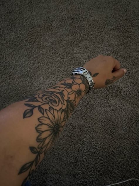 I just got it! I really love it Hand Tattoos Red, Female Sleeve Tattoos, Tattoos For Women Forearm, Tattoos Red Ink, Women Forearm Tattoo, Sleeve Tattoos Ideas, Wrap Around Wrist Tattoos, Cute Thigh Tattoos, Cute Hand Tattoos