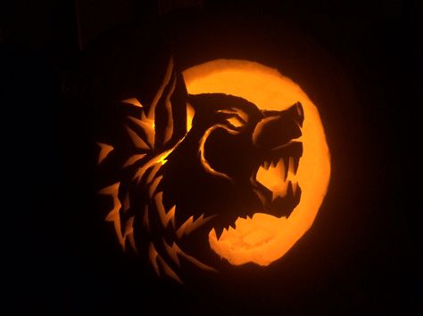 Werewolf Pumpkin Carving, Werewolf Pumpkin, Halloween Pics, Halloween Pumpkin Carving Stencils, Creative Pumpkin Carving, Pumpkin Carving Ideas, Pumpkin Carvings Stencils, Creative Pumpkins, Halloween Pumpkins Carvings