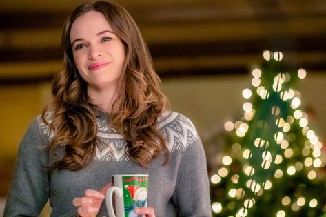 A Cup of Cheer! PEOPLE's Hallmark Christmas Movie Drinking Game The Flash Christmas, The Flash Cisco, Movie Drinking Games, Christmas Drinks Alcohol Recipes, Christmas Drinks Alcohol, Cup Of Cheer, The Flash Grant Gustin, Killer Frost, Danielle Panabaker